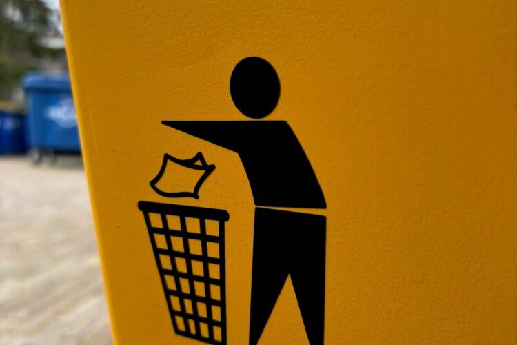 kunst in de heg april